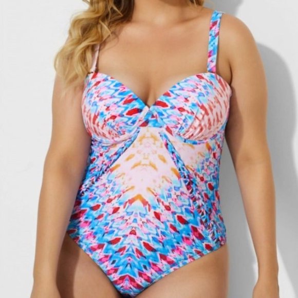 Neckline Macrame Underwire One Piece Swimssuit - Picture 3 of 5